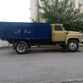 Gaz 5204 1980