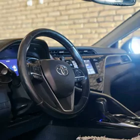Toyota Camry 2018