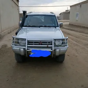 Mitsubishi Pajero 1995