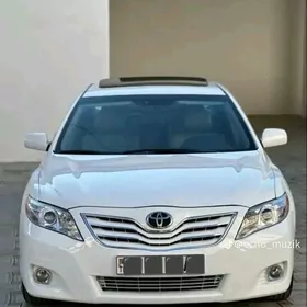 Toyota Camry 2011