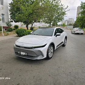 Toyota Crown 2023