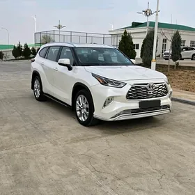 Toyota Highlander 2021