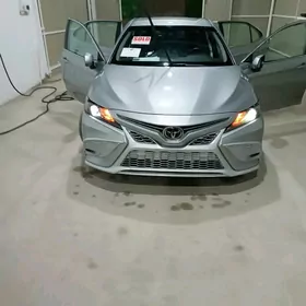Toyota Camry 2022