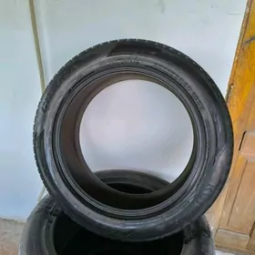 Teker  235 . 55 . 20