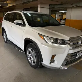 Toyota Highlander 2019
