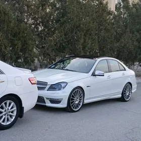 Mercedes-Benz C350 2011