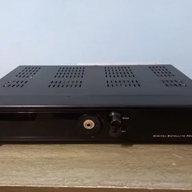 Аудио уилитель 25-30Watt×4