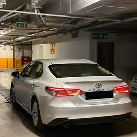 Toyota Camry 2020