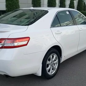 Toyota Camry 2011