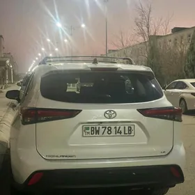 Toyota Highlander 2022