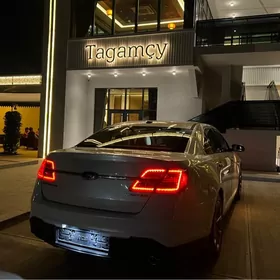 Ford Taurus 2013