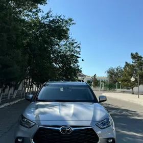 Toyota Highlander 2022