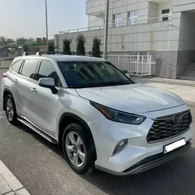 Toyota Highlander 2022