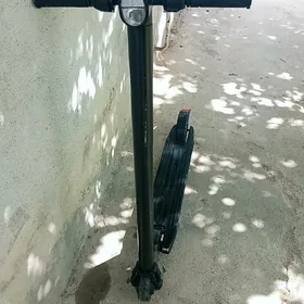Skuter tokly