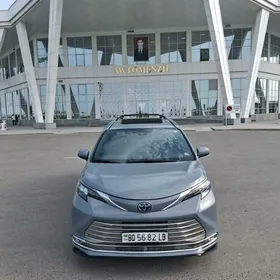 Toyota Sienna 2022