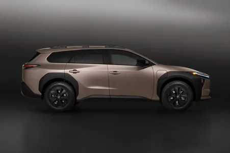 Toyota 375 at güýji we 420 km geçýän ýoly bilen bZ Woodland krossowerini çykardy