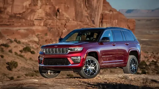 ABŞ-da Jeep Grand Cherokee ulagynyň täze wersiýasy hödürlendi