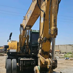 Caterpillar Excavator 2004