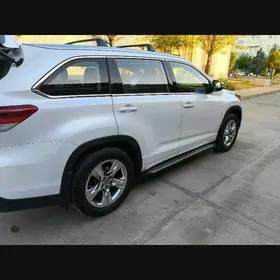 Toyota Highlander 2019