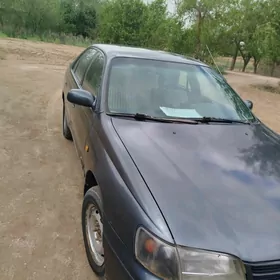 Toyota Carina 1992