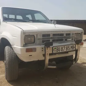 Nissan Navara 1987