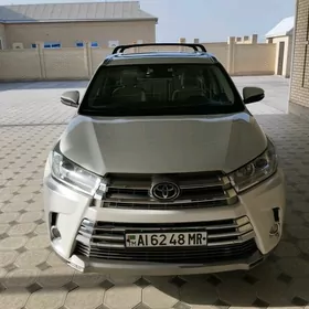 Toyota Highlander 2019