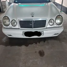 Mercedes-Benz E320 1999