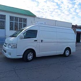 Toyota Hiace 2017