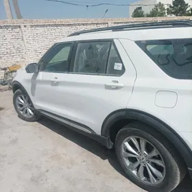 Ford Explorer 2022