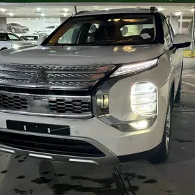 Mitsubishi Outlander 2025