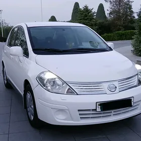 Nissan Versa 2010