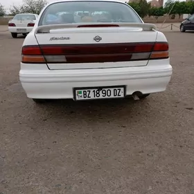 Nissan Maxima 1995