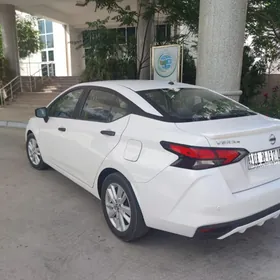 Nissan Versa 2020