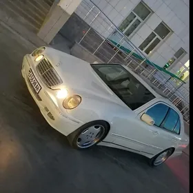 Mercedes-Benz E-Class 2001