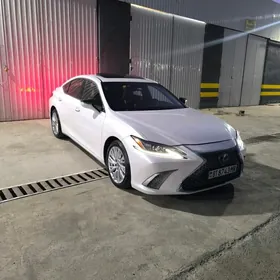 Lexus ES 350 2020