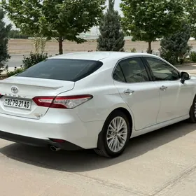 Toyota Camry 2018