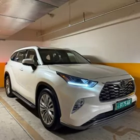Toyota Highlander 2020