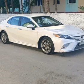 Toyota Camry 2018
