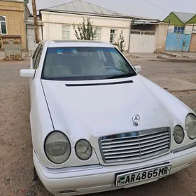 Mercedes-Benz E320 1996