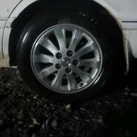 16 broşka morda tekerler taze