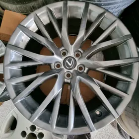 20лик Lexus RХ F Sport