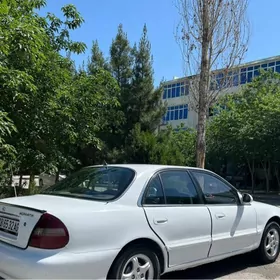 Hyundai Sonata 1998