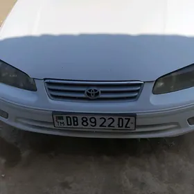Toyota Camry 2001