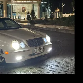 Mercedes-Benz E320 2002