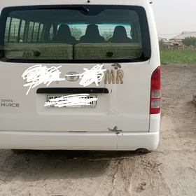 Toyota Hiace 2013
