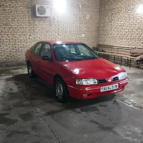 Nissan Primera 1996