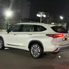 Toyota Highlander 2020