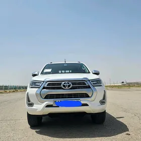 Toyota Hilux 2024