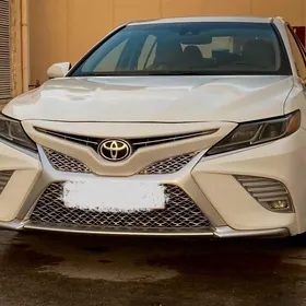 Toyota Camry 2018