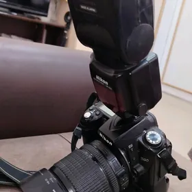 Nikon D90